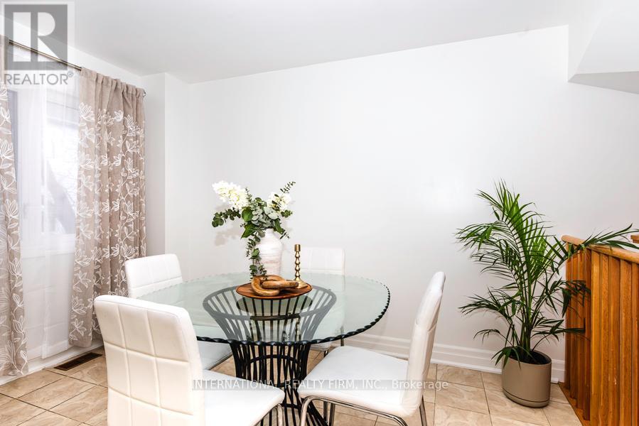 28 Camps Lane, Toronto, Ontario  M1E 0B2 - Photo 7 - E13038830