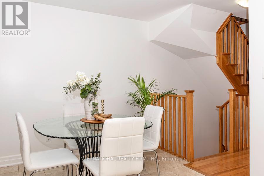 28 Camps Lane, Toronto, Ontario  M1E 0B2 - Photo 9 - E13038830