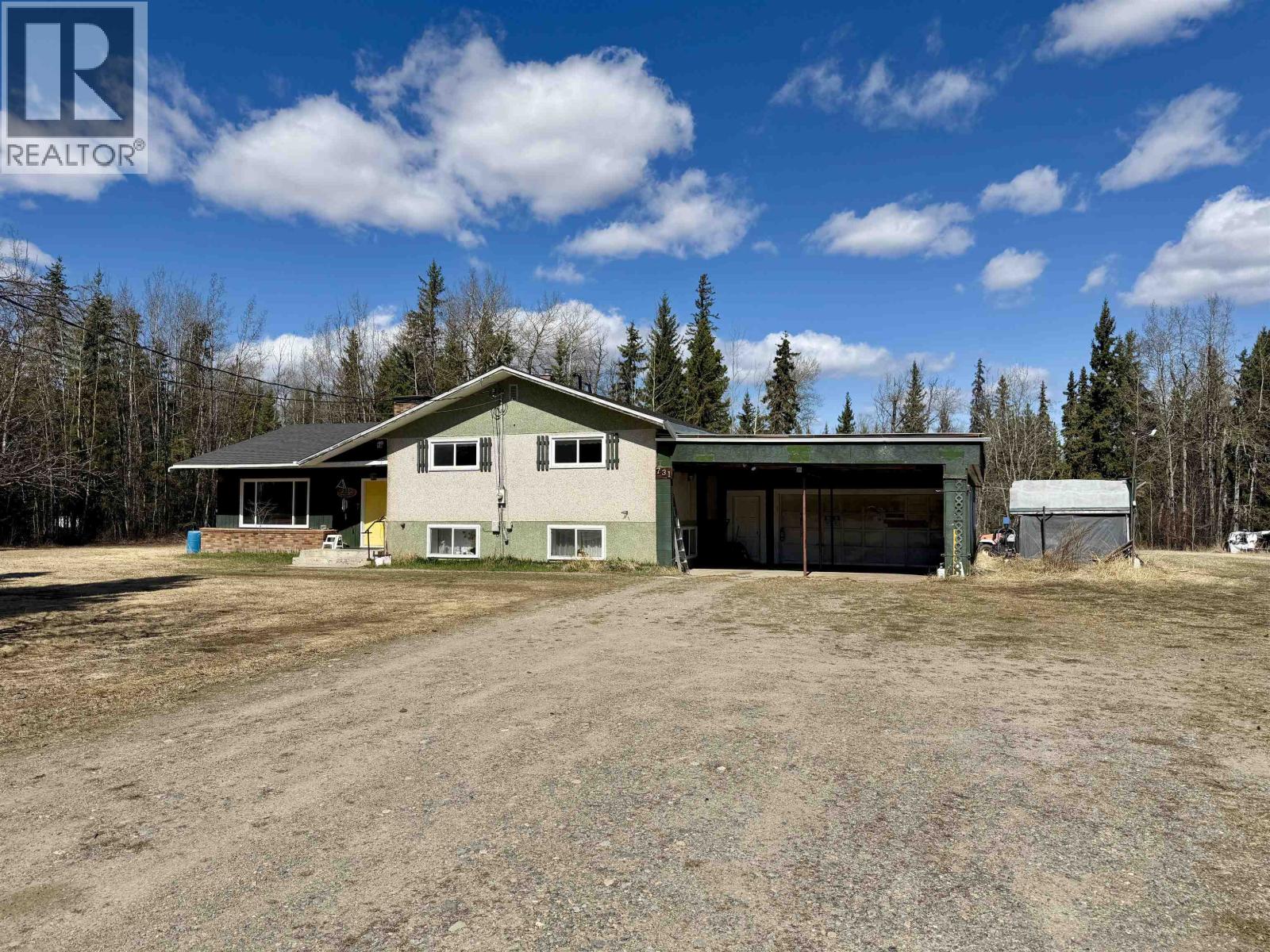 731 Nechako Avenue, Vanderhoof, British Columbia  V0J 3A1 - Photo 2 - R3115738