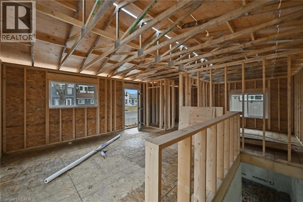 70 Whyte Avenue N, Thorold, Ontario  L2V 2T7 - Photo 43 - 40801157