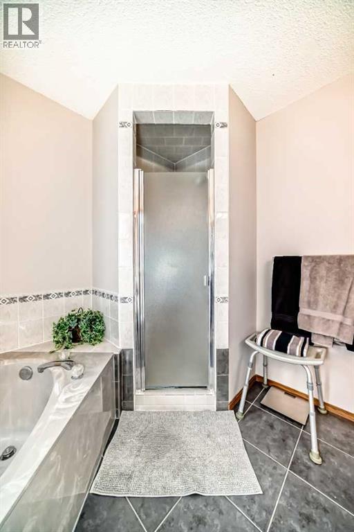 219 Hawkstone Close Nw, Calgary, Alberta  T3G 3P3 - Photo 33 - A2304713