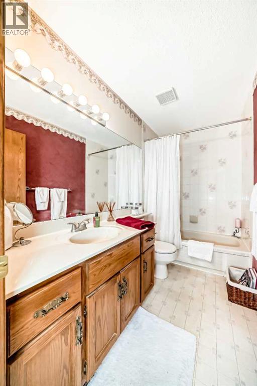 219 Hawkstone Close Nw, Calgary, Alberta  T3G 3P3 - Photo 39 - A2304713