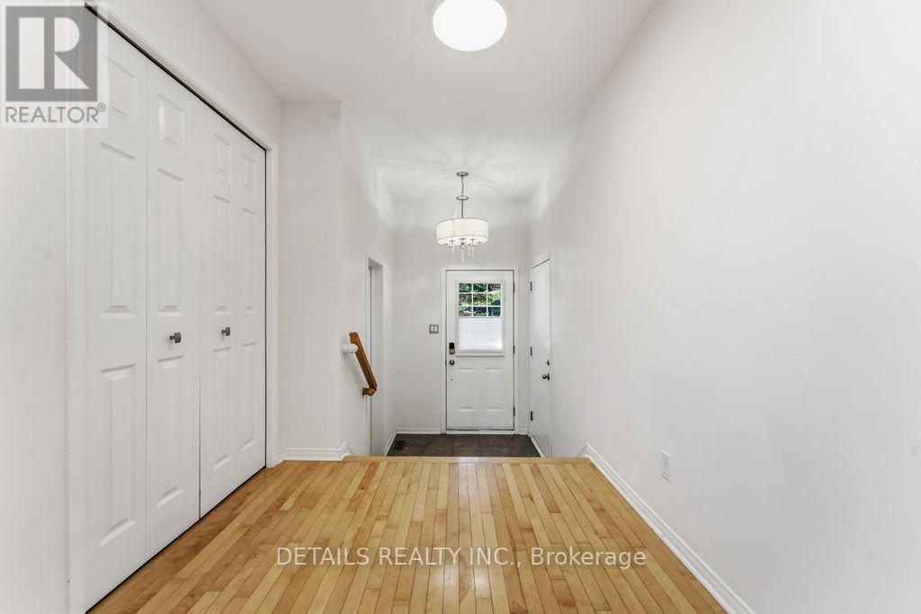 8 Wimbledon Way, Ottawa, Ontario  K2K 3J2 - Photo 4 - X13046308