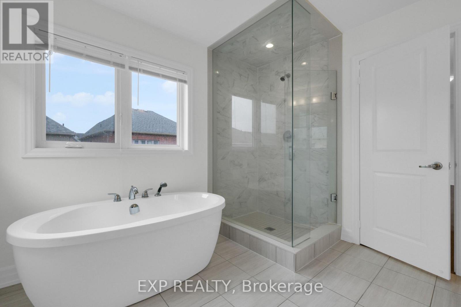 111 Dog Wood Boulevard, East Gwillimbury, Ontario  L9N 0S9 - Photo 14 - N13046316