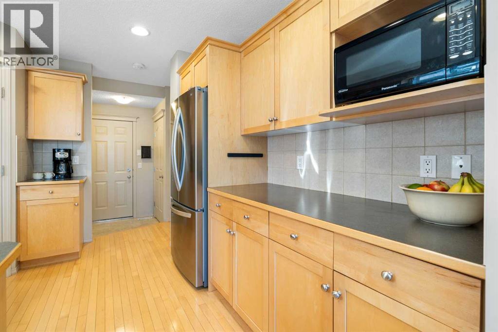 28 West Springs Close SW, Calgary, Alberta  T3H 5G6 - Photo 4 - A2296205