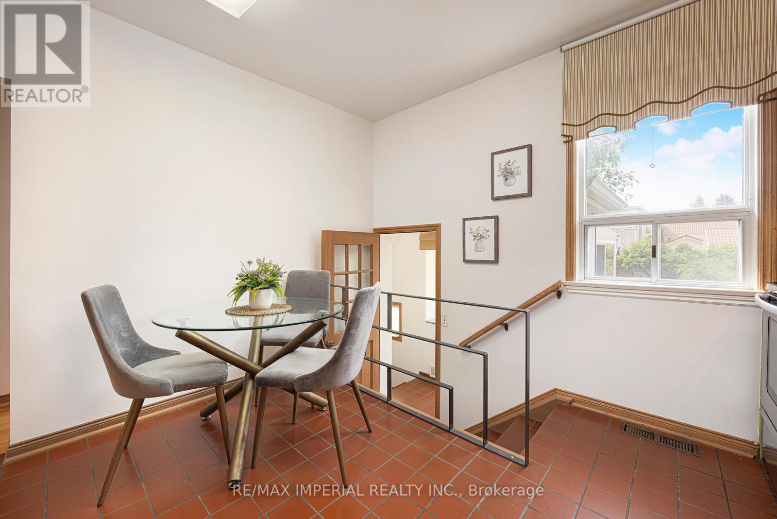 7 Doddington Drive, Toronto, Ontario  M8Y 1S3 - Photo 17 - W13046304