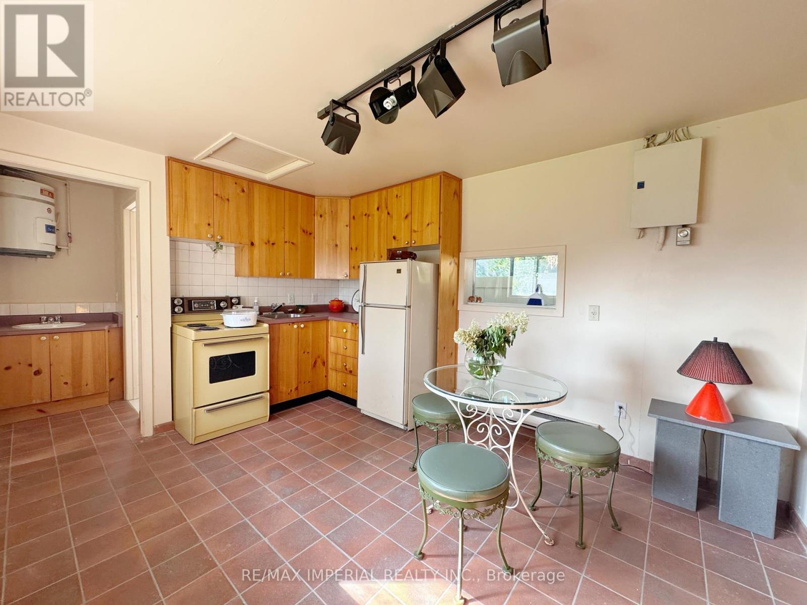 7 Doddington Drive, Toronto, Ontario  M8Y 1S3 - Photo 34 - W13046304