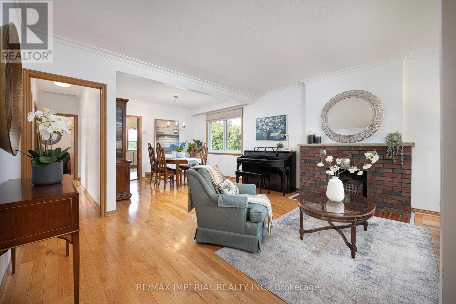 7 Doddington Drive, Toronto, Ontario  M8Y 1S3 - Photo 5 - W13046304