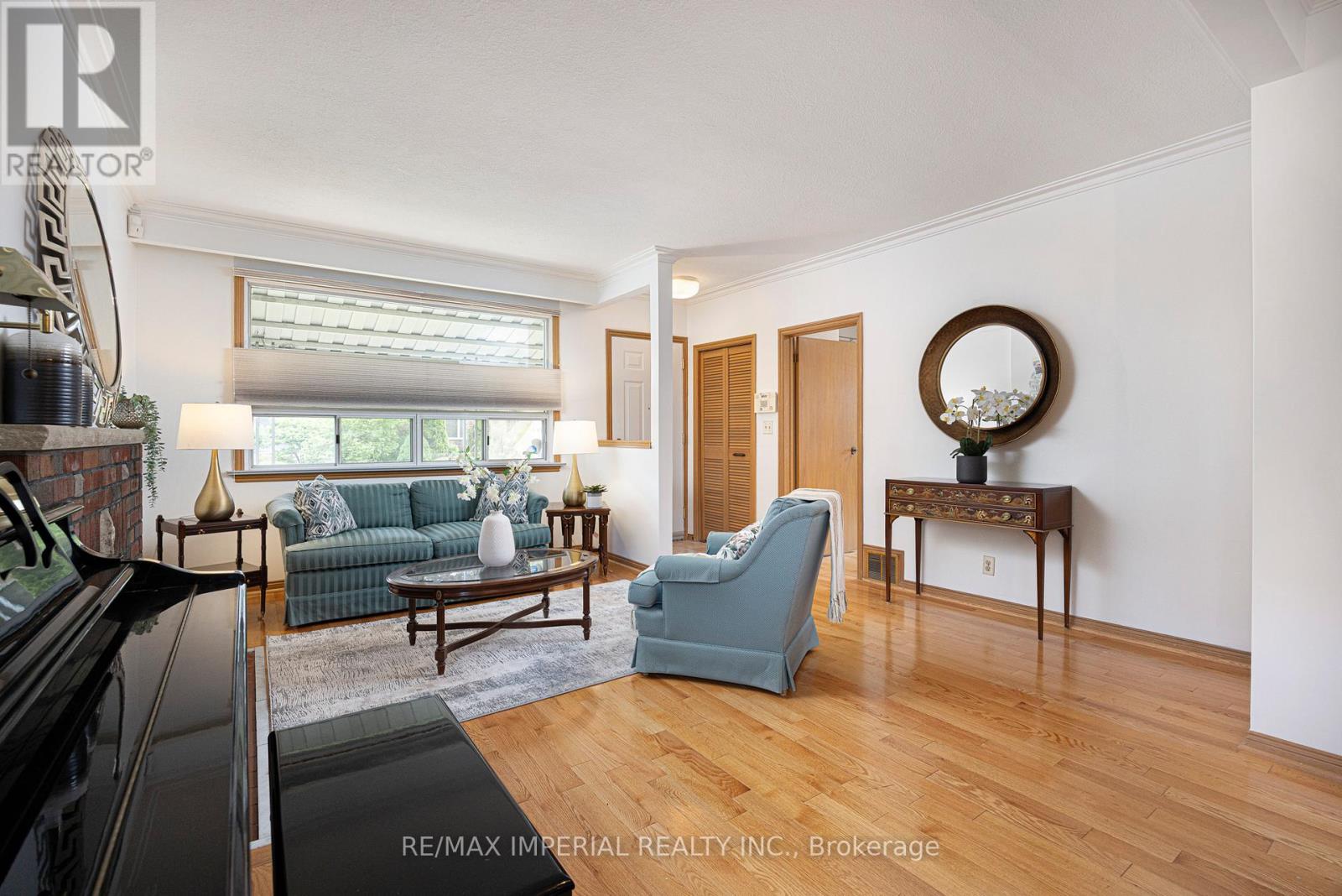 7 Doddington Drive, Toronto, Ontario  M8Y 1S3 - Photo 7 - W13046304