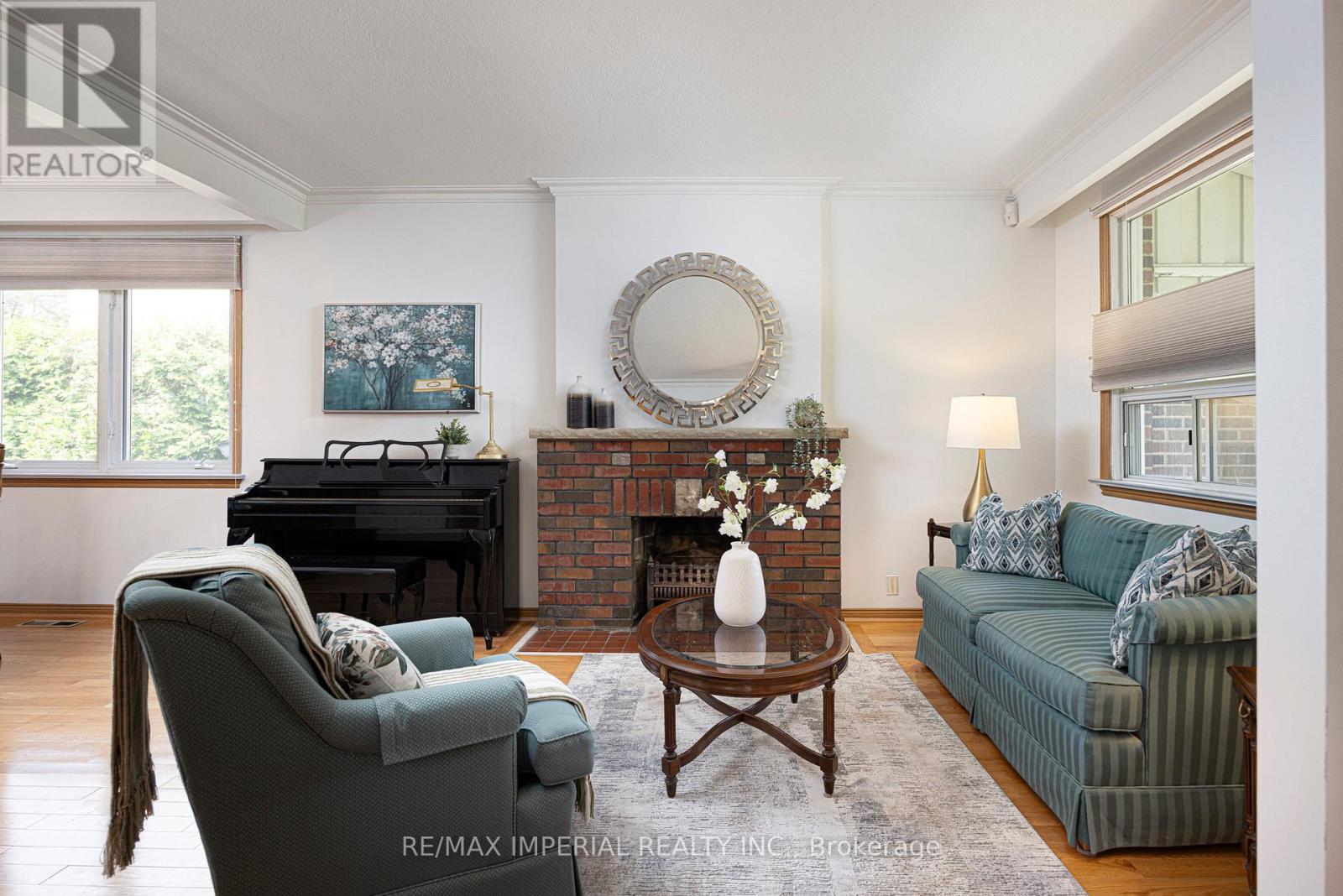 7 Doddington Drive, Toronto, Ontario  M8Y 1S3 - Photo 8 - W13046304