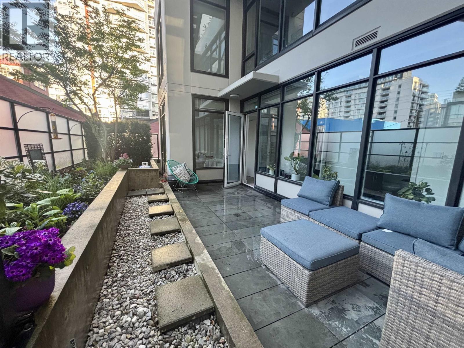 201 1788 Ontario Street, Vancouver, British Columbia  V5T 0G3 - Photo 6 - R3108569