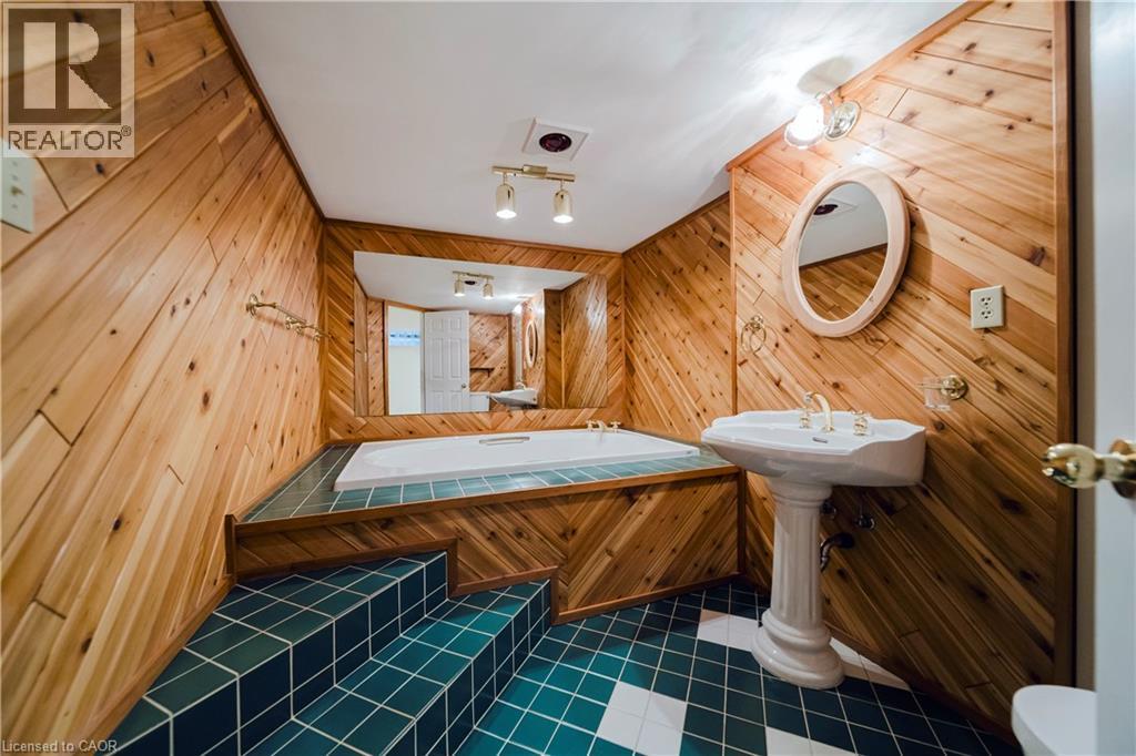 1146 Campbell Court, Burlington, Ontario  L7S 1Z7 - Photo 37 - 40823358