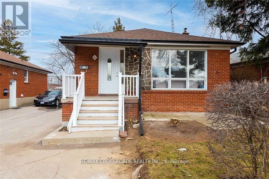 6 LARKHALL AVENUE, Toronto, Ontario