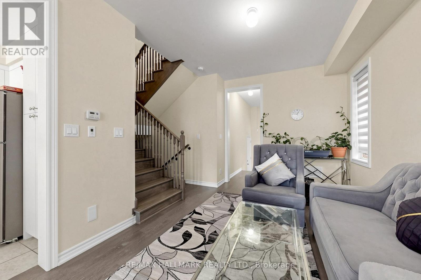 17 Closson Drive, Whitby, Ontario  L1N 9Y6 - Photo 7 - E13046336