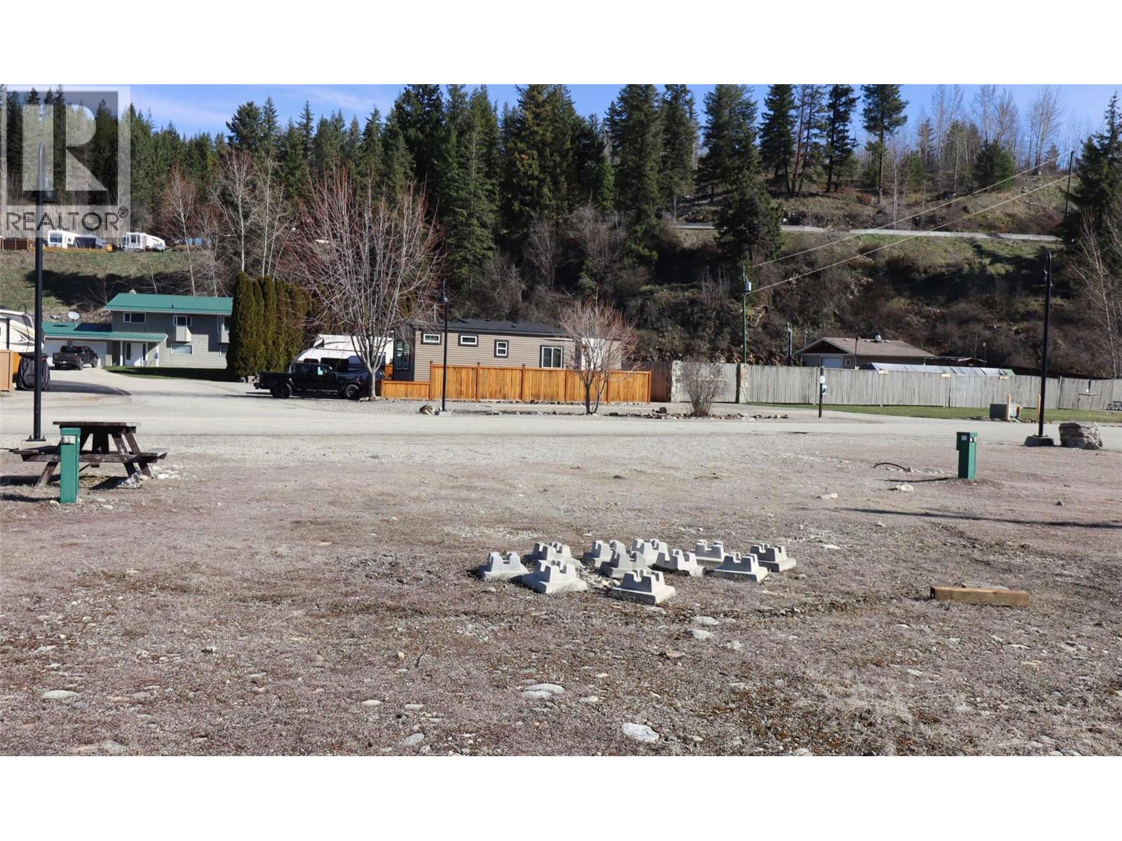 2633 Squilax Anglemont Road Unit# 50, Lee Creek, British Columbia  V0E 1M4 - Photo 4 - 10384729