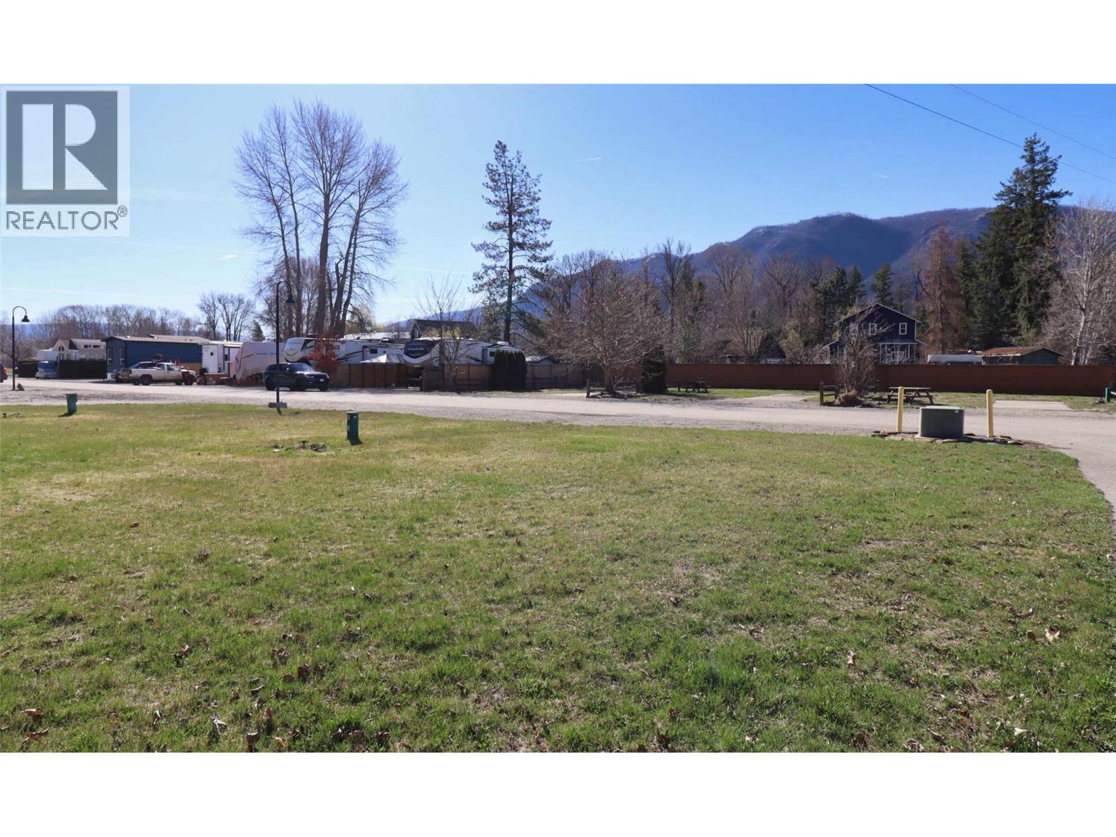 2633 Squilax Anglemont Road Unit# 77, Lee Creek, British Columbia  V0E 1M4 - Photo 3 - 10384737