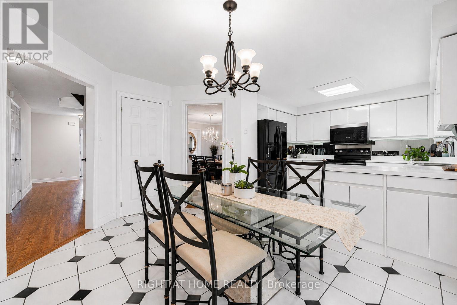 3655 Loyalist Drive, Mississauga, Ontario  L5L 4T6 - Photo 12 - W13033586