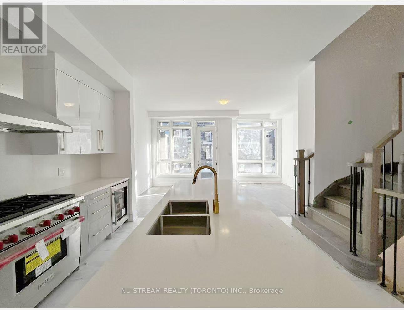 28 Chiara Rose Lane, Richmond Hill, Ontario  L4E 1L4 - Photo 2 - N13046340