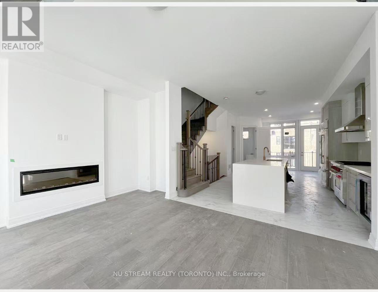 28 Chiara Rose Lane, Richmond Hill, Ontario  L4E 1L4 - Photo 5 - N13046340