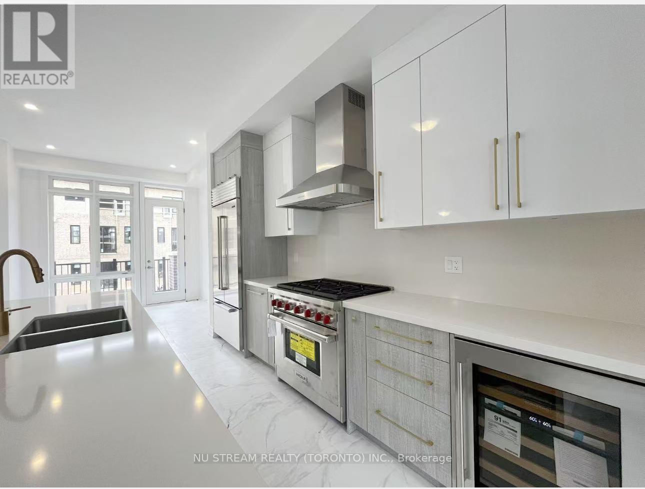 28 Chiara Rose Lane, Richmond Hill, Ontario  L4E 1L4 - Photo 7 - N13046340