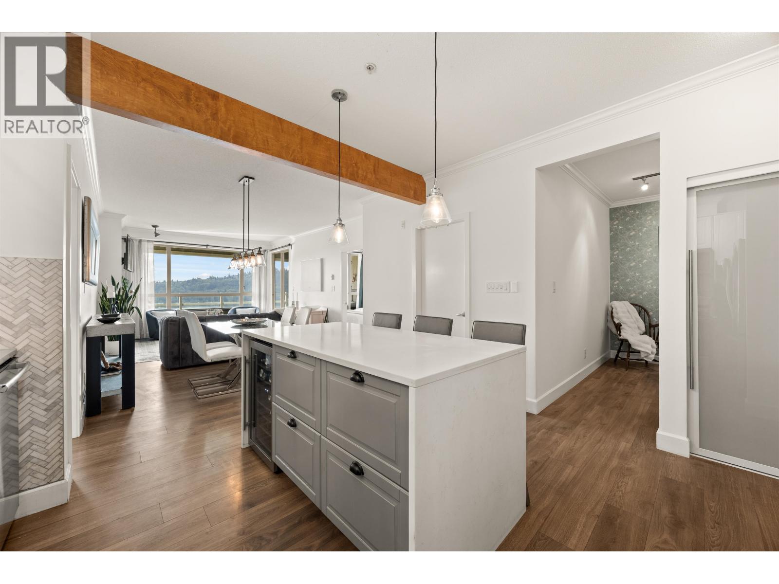 307 530 Raven Woods Drive, North Vancouver, British Columbia  V7G 2T5 - Photo 5 - R3113323