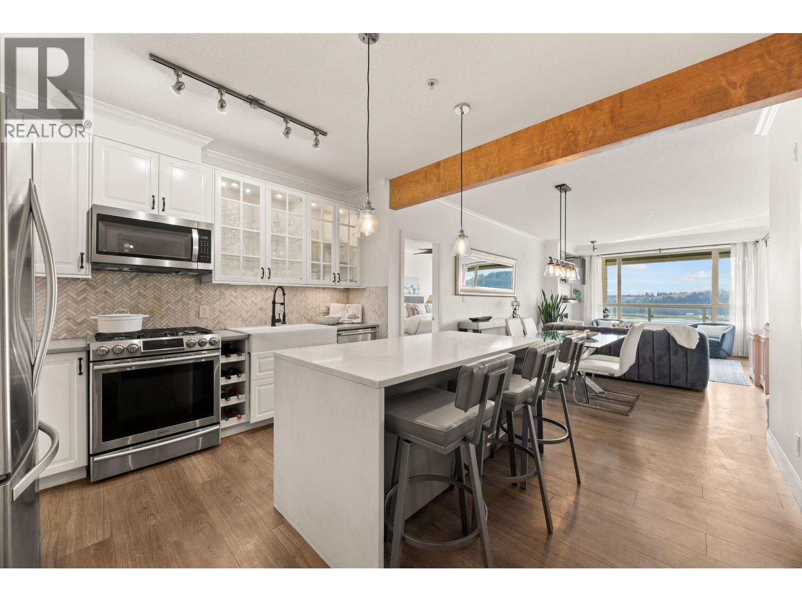 307 530 Raven Woods Drive, North Vancouver, British Columbia  V7G 2T5 - Photo 2 - R3113323