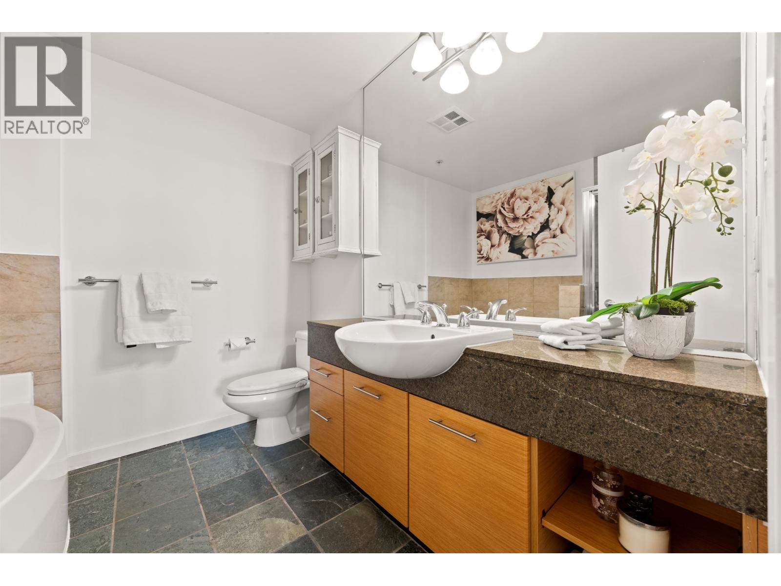 307 530 Raven Woods Drive, North Vancouver, British Columbia  V7G 2T5 - Photo 24 - R3113323