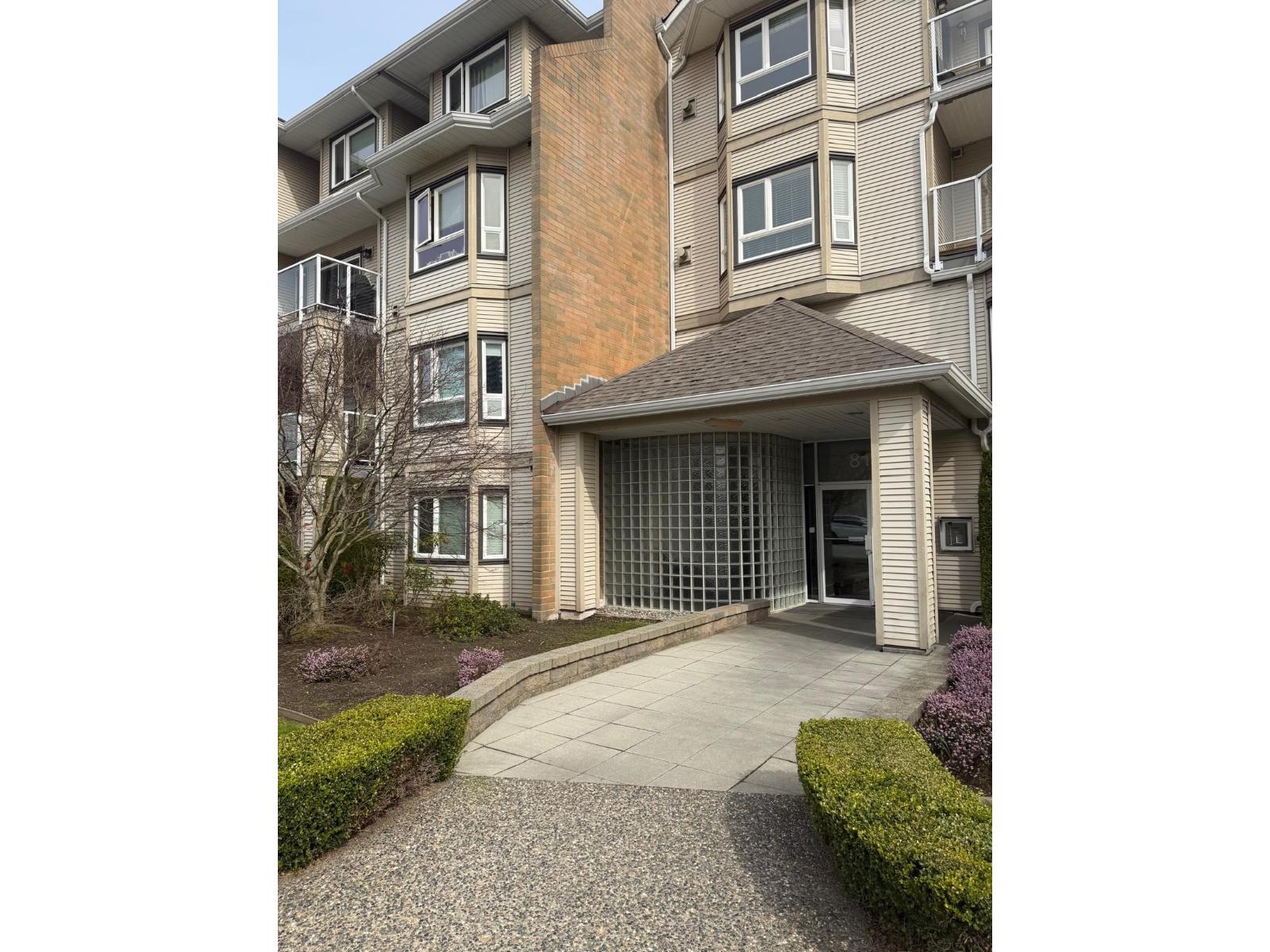 111 8142 120a Street, Surrey, British Columbia  V3W 0N1 - Photo 2 - R3115701