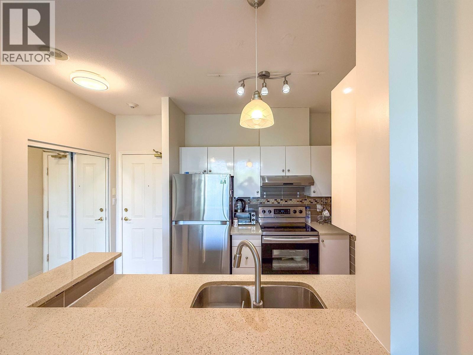 702 6837 Station Hill Drive, Burnaby, British Columbia  V3N 5B7 - Photo 8 - R3115731