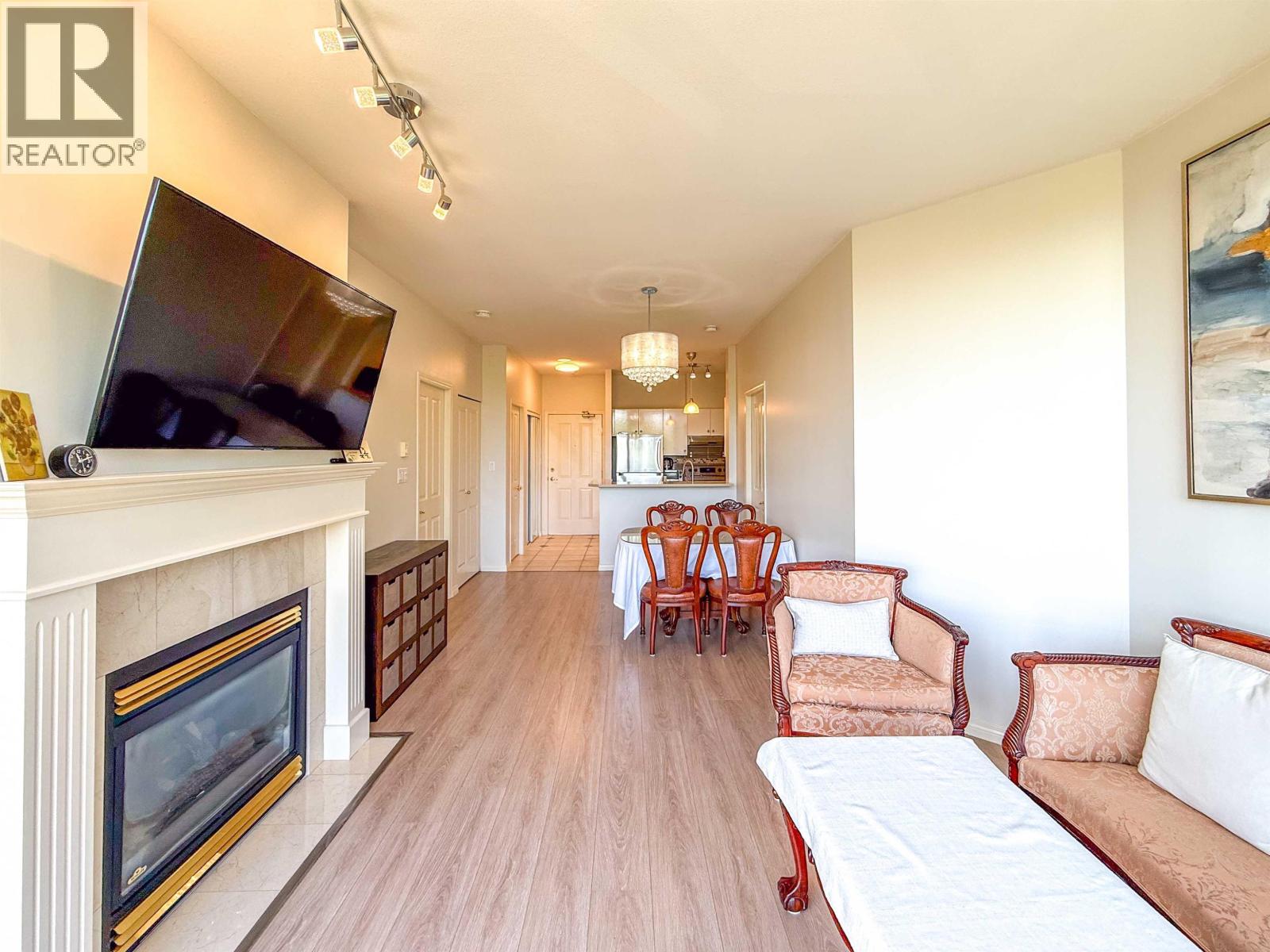 702 6837 Station Hill Drive, Burnaby, British Columbia  V3N 5B7 - Photo 5 - R3115731