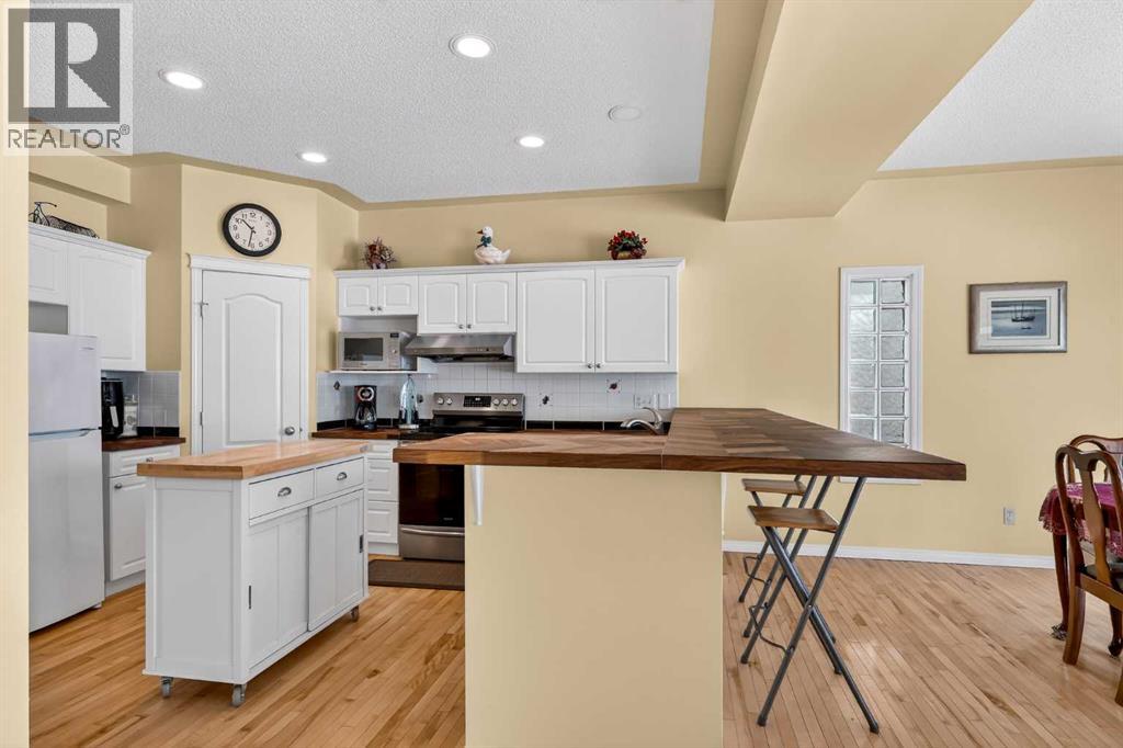 71 Country Hills Gardens Nw, Calgary, Alberta  T3K 5G1 - Photo 9 - A2298419