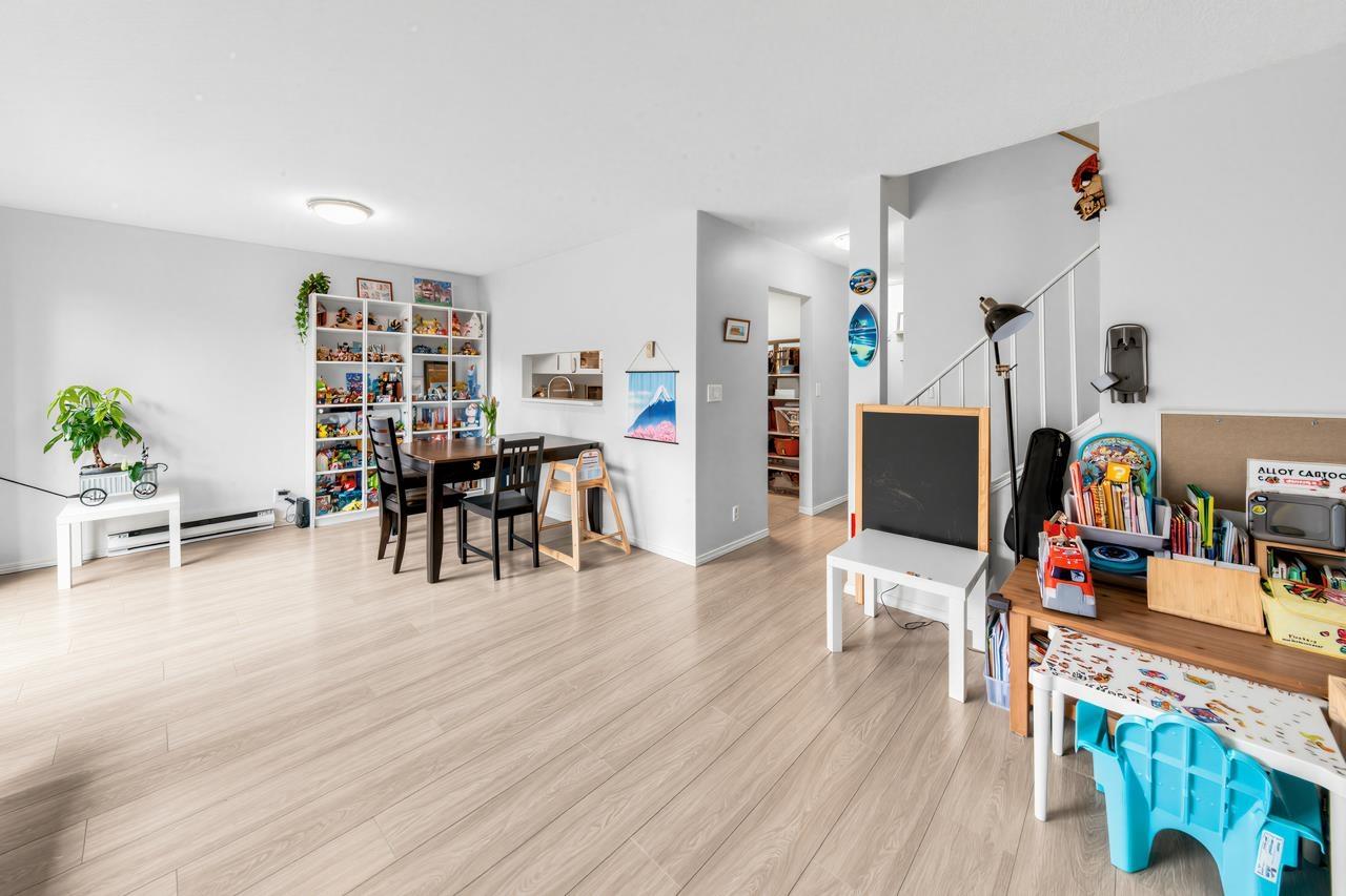 406 10620 150 Street, Surrey, British Columbia  V3R 7S1 - Photo 3 - R3114263