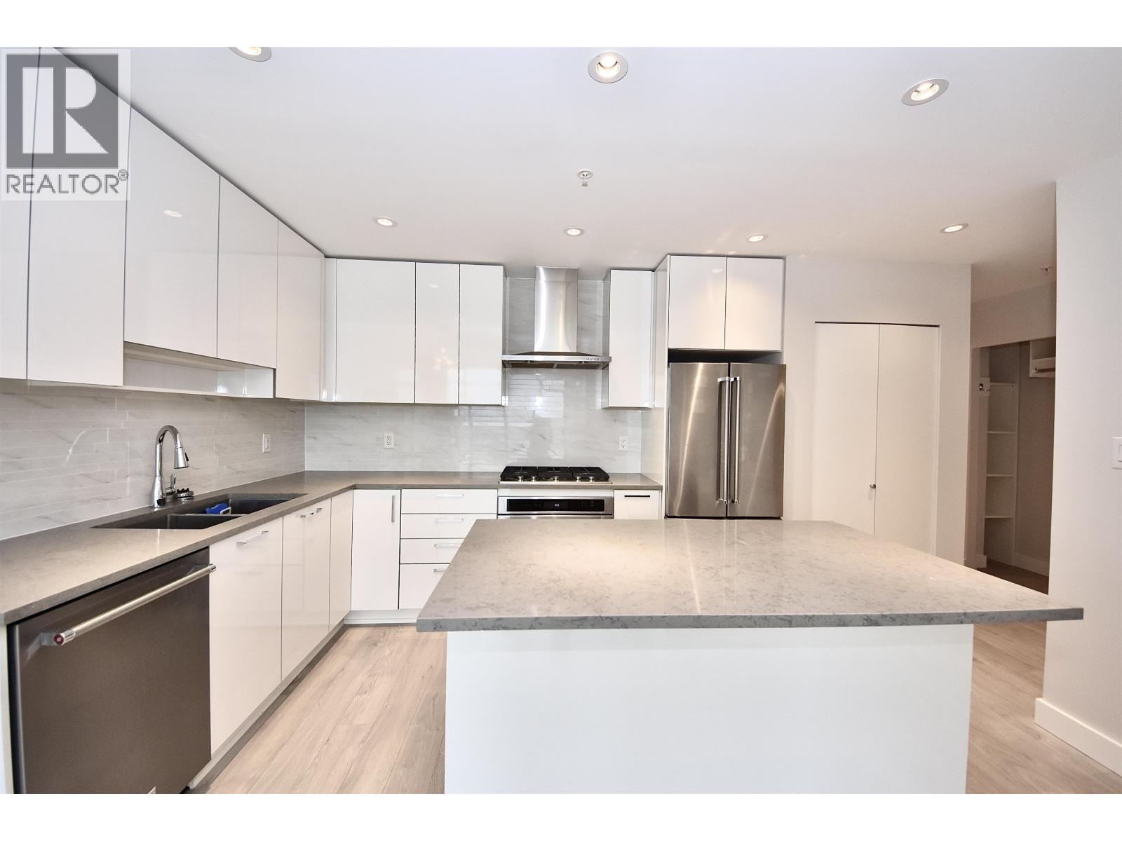 2405 1788 Gilmore Avenue, Burnaby, British Columbia  V5C 0L5 - Photo 9 - R3115411