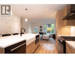 122 525 E 2ND STREET, North Vancouver, British Columbia