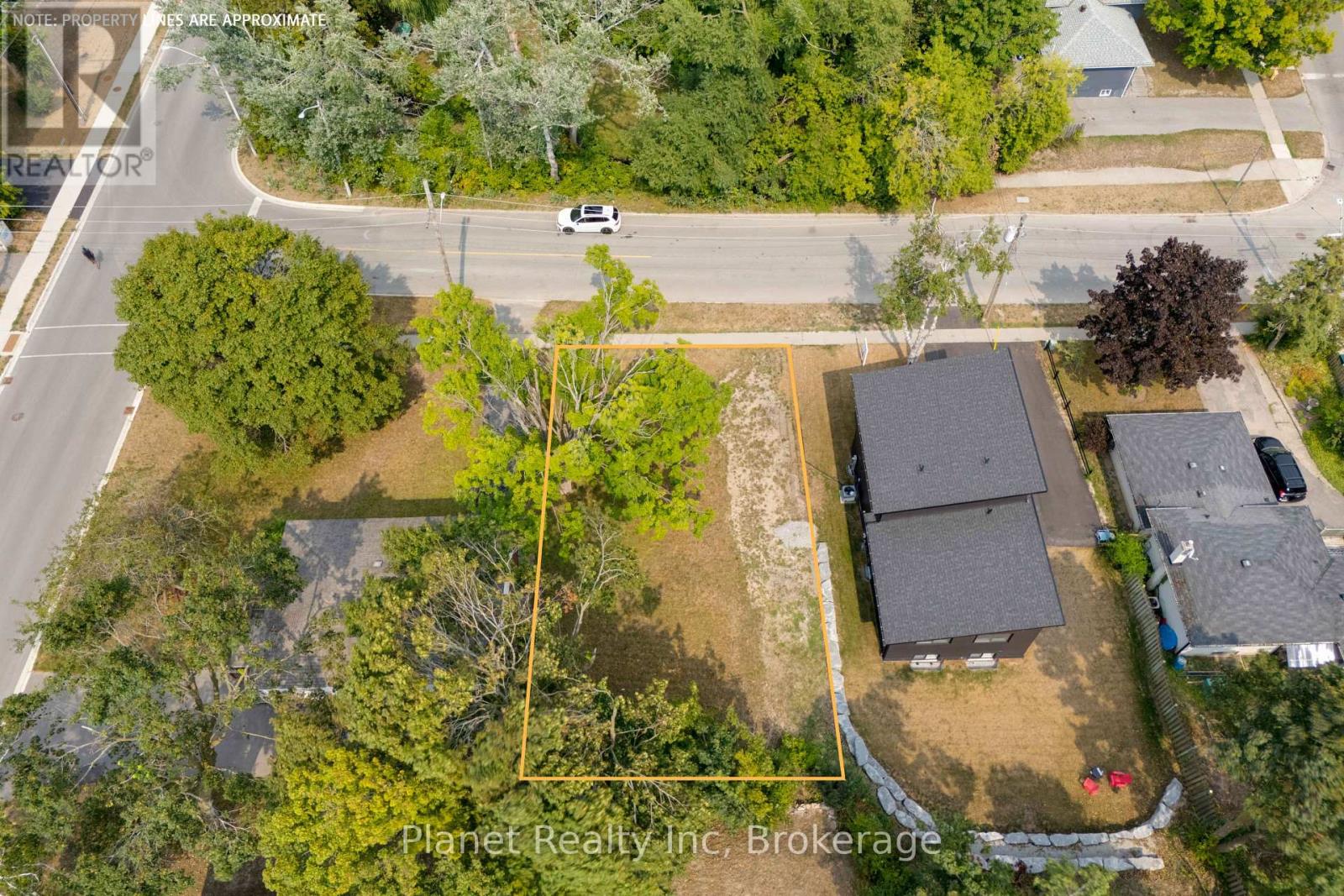 170 Berczy Street, Barrie, Ontario  L4M 2H2 - Photo 12 - S13046438