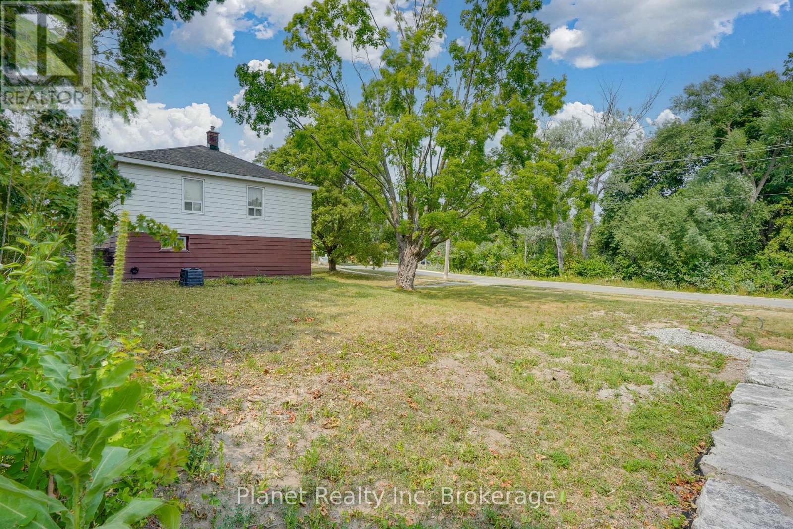 170 Berczy Street, Barrie, Ontario  L4M 2H2 - Photo 8 - S13046438