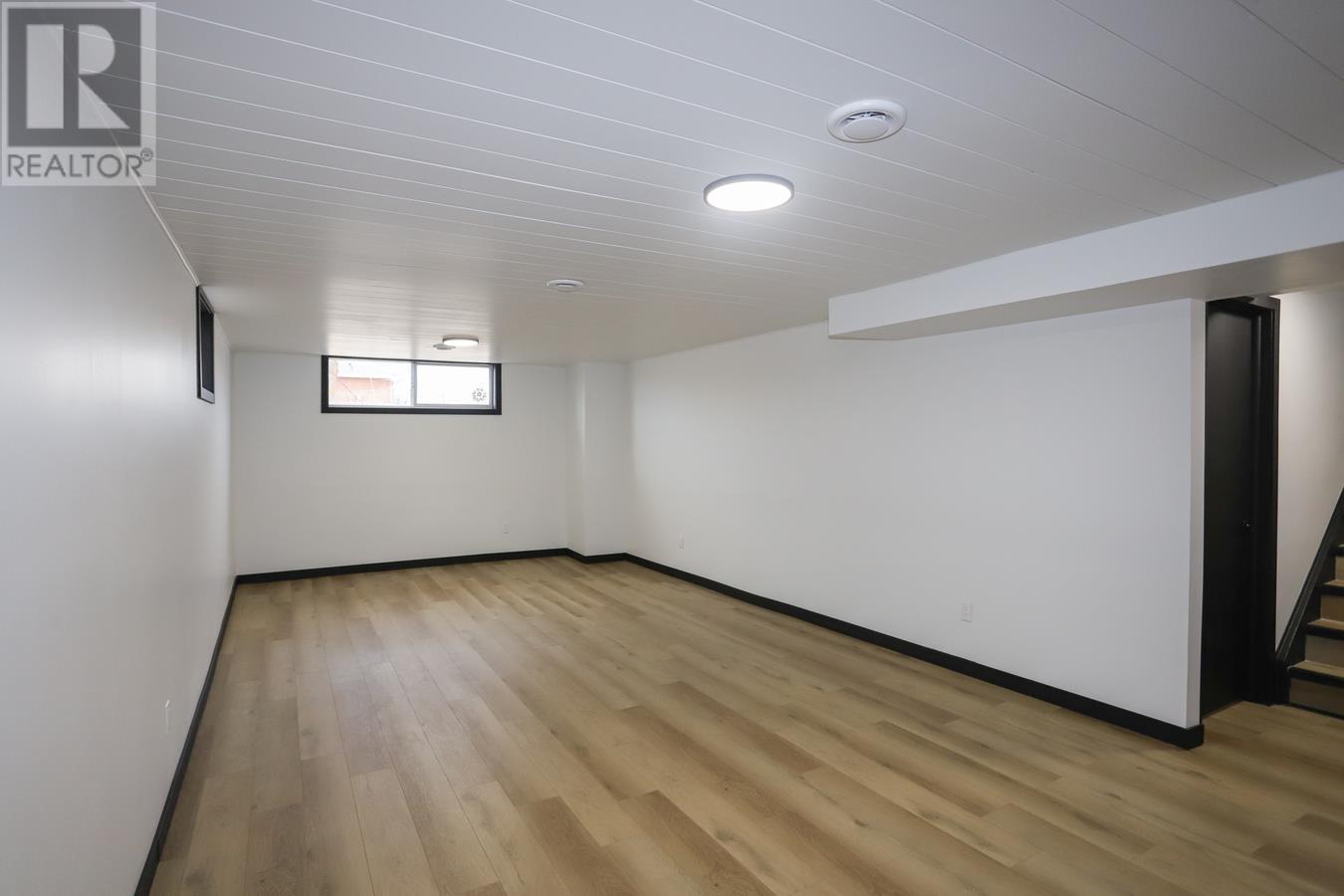 35 Pozzebon Cres, Sault Ste. Marie, Ontario  P6C 6A7 - Photo 34 - SM260759