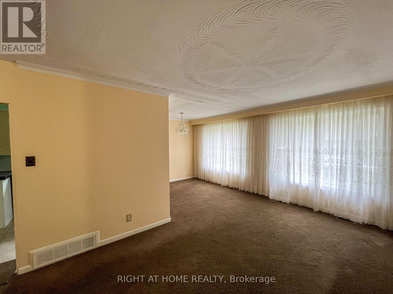 29 Rowatson Road, Toronto, Ontario  M1E 1K2 - Photo 3 - E13010550