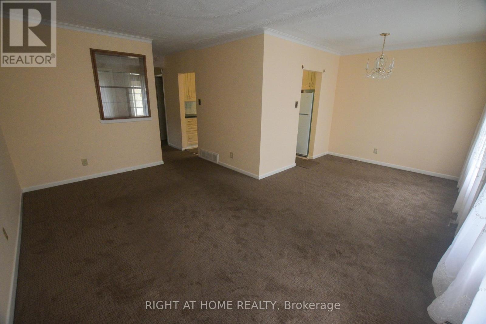 29 Rowatson Road, Toronto, Ontario  M1E 1K2 - Photo 4 - E13010550