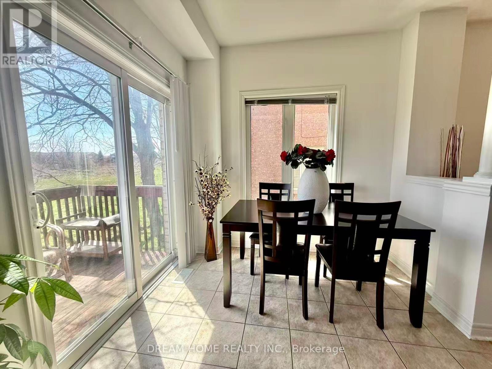 208 Tom Taylor Crescent, Newmarket, Ontario  L3X 3E8 - Photo 15 - N12852798