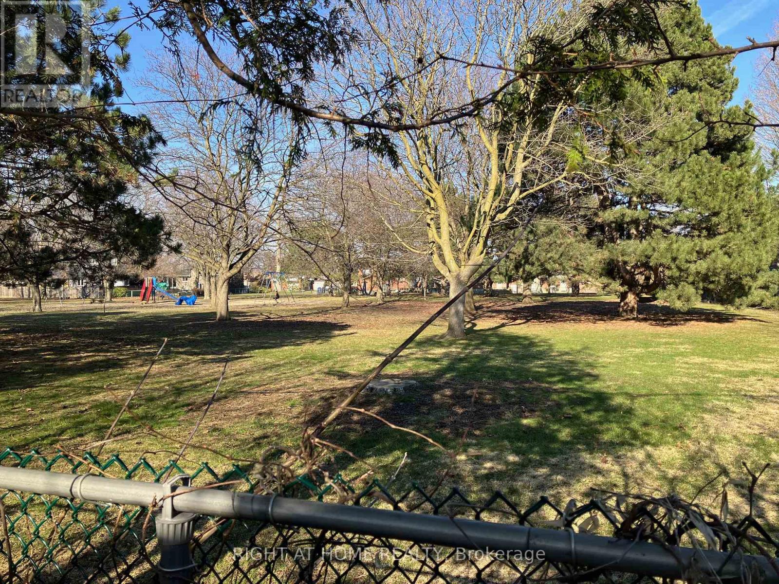 29 Rowatson Road, Toronto, Ontario  M1E 1K2 - Photo 22 - E13010550