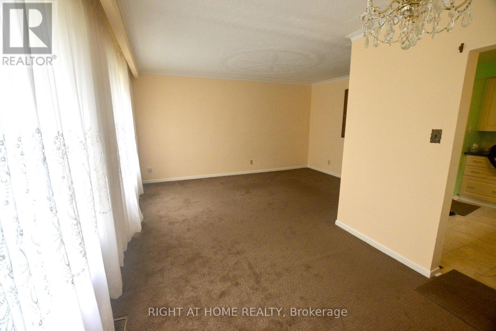 29 Rowatson Road, Toronto, Ontario  M1E 1K2 - Photo 6 - E13010550