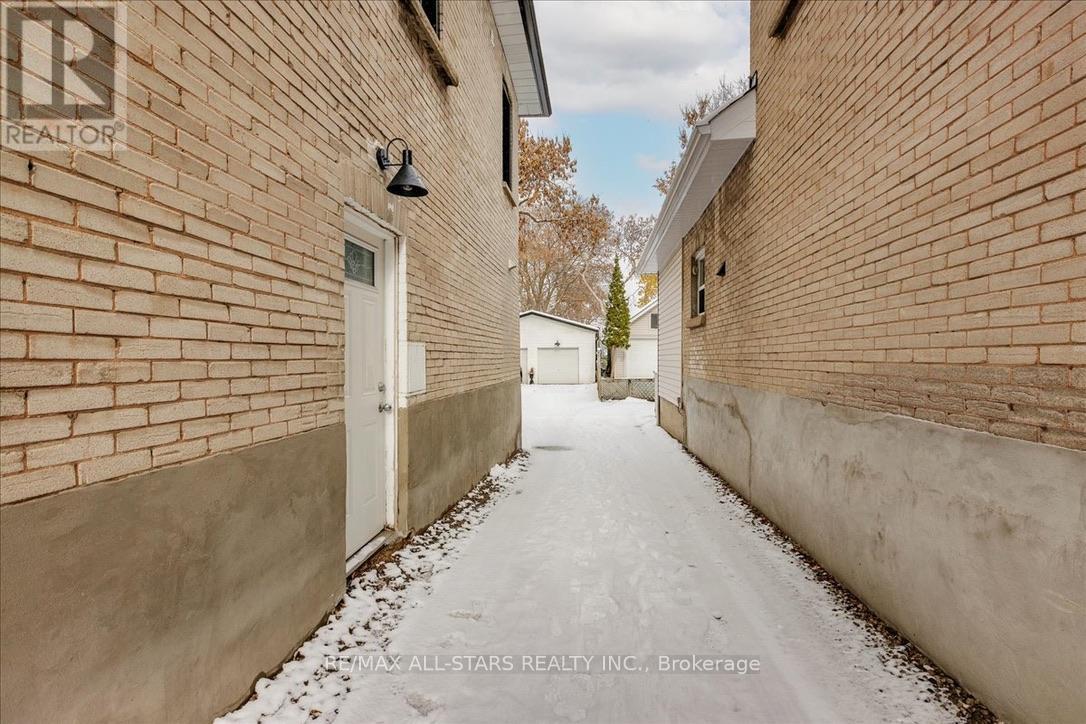Main Floor - 387 Ontario Street, Newmarket, Ontario  L3Y 2K5 - Photo 4 - N13038544