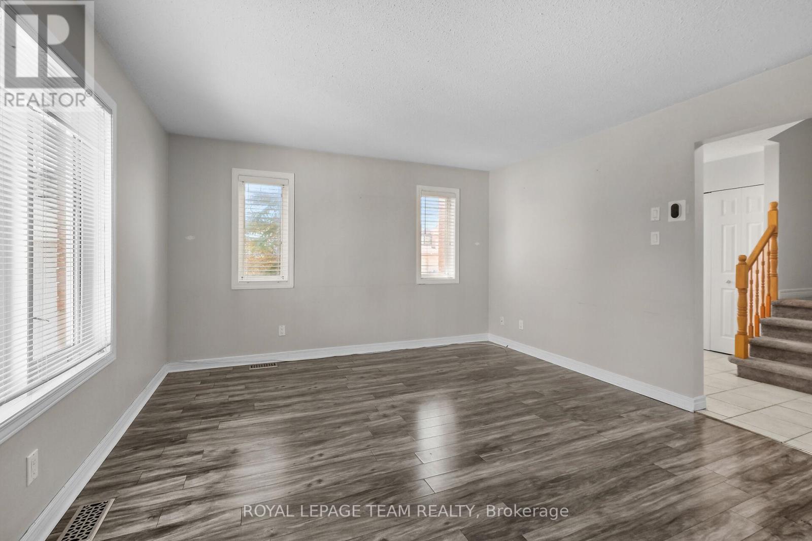 227 Twyford Street, Ottawa, Ontario  K1V 0V9 - Photo 5 - X13046460