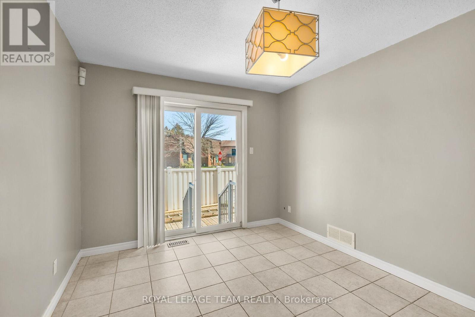 227 Twyford Street, Ottawa, Ontario  K1V 0V9 - Photo 8 - X13046460