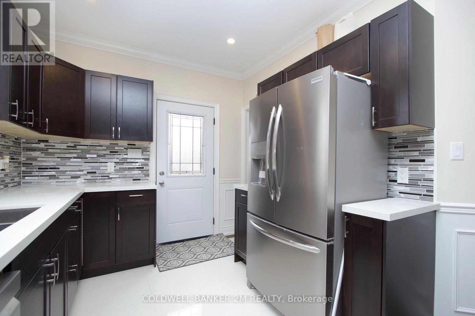 1 - 242 Kendal Avenue, Oshawa, Ontario  L1G 5B5 - Photo 5 - E12885520