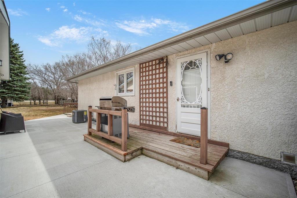 27 Laurel Bay, Oakbank, Manitoba  R5N 0J7 - Photo 4 - 202608204