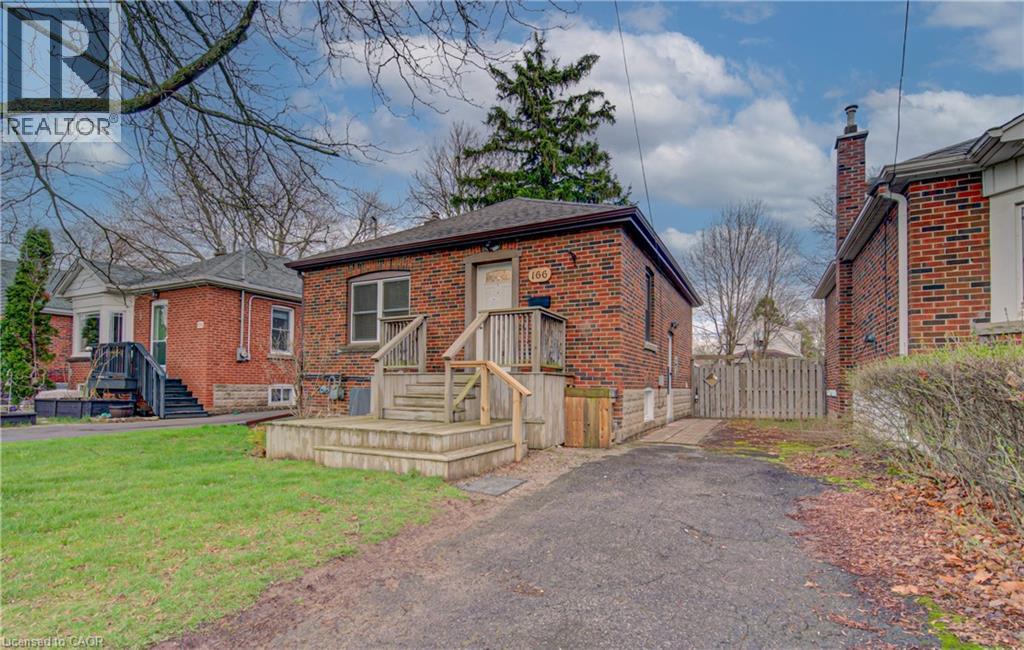 166 Bond Street N, Hamilton, Ontario  L8S 3W6 - Photo 2 - 40822604