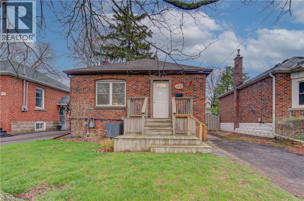 166 Bond Street N, Hamilton, Ontario  L8S 3W6 - Photo 1 - 40822604