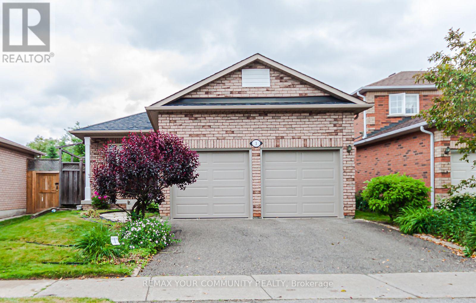 3 PADDLE GATE, richmond hill (oak ridges lake wilcox), Ontario